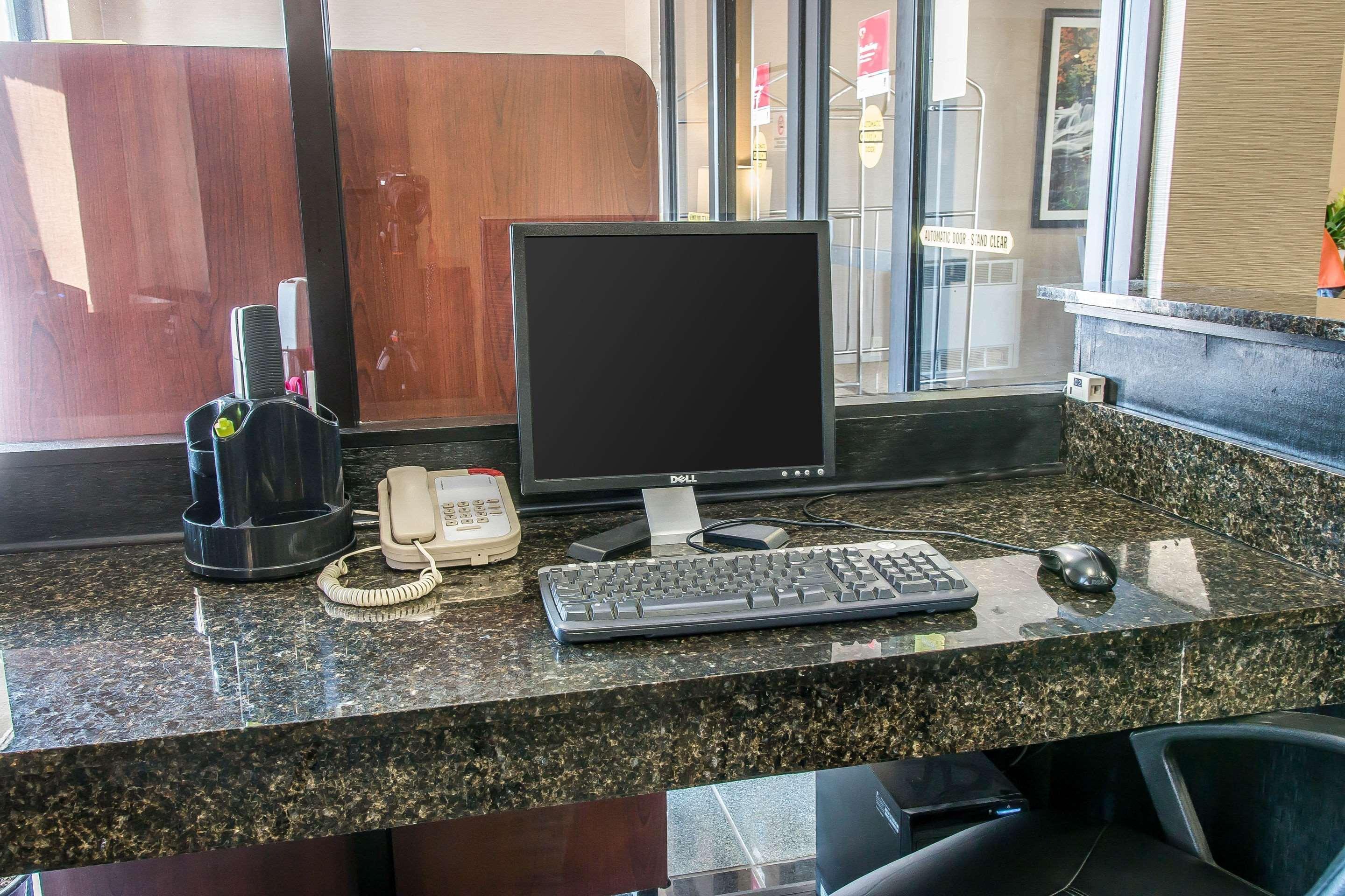Comfort Suites Wixom Exterior photo