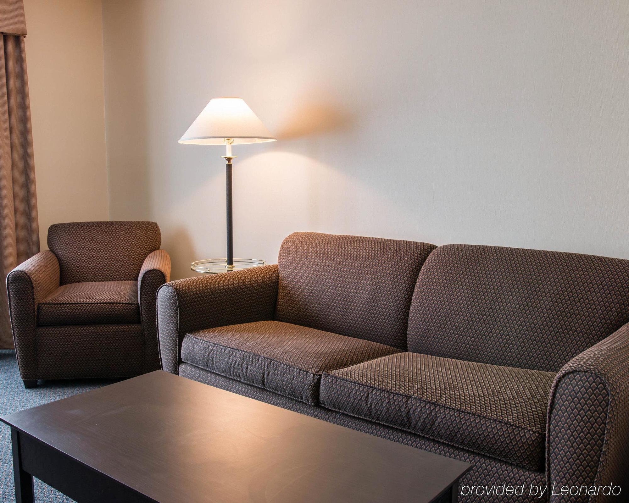 Comfort Suites Wixom Exterior photo